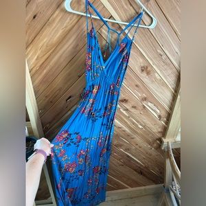 Strappy Blue Floral Maxi Dress- size Medium 🦋